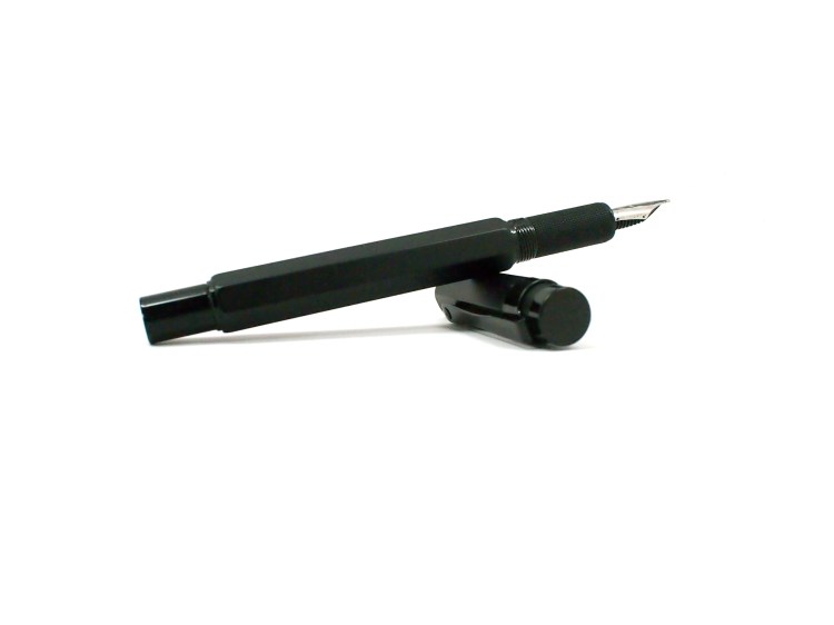 Levenger L-Tech Stealth Fountain Pen Review