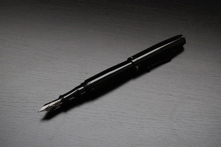 Monteverde Invincia Stealth Fountain Pen
