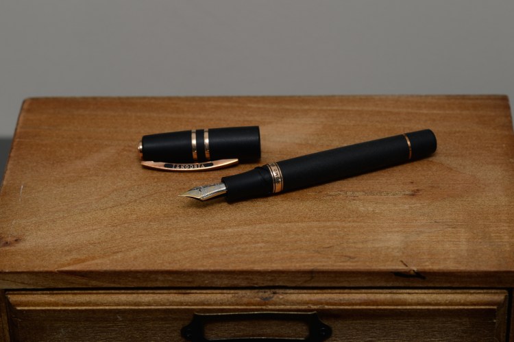 Visconti Homo Sapiens Bronze Age Fountain Pen Review