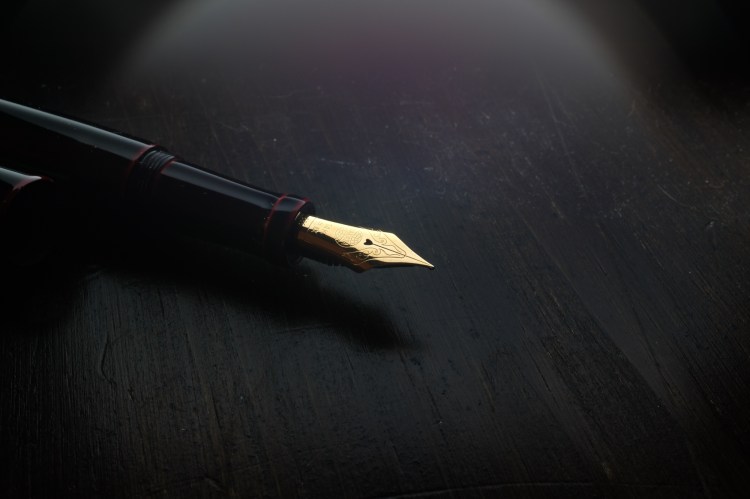 Fountain Pen Macro Nib Shots-3