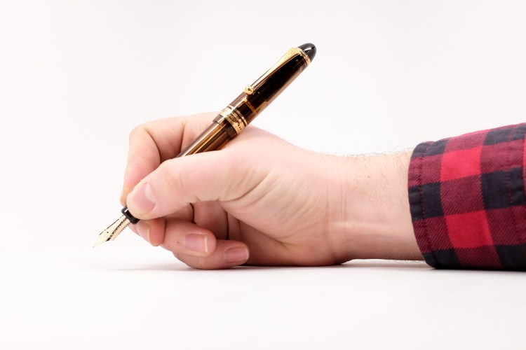 Sailor Pro Gear Versus Pilot 823-7