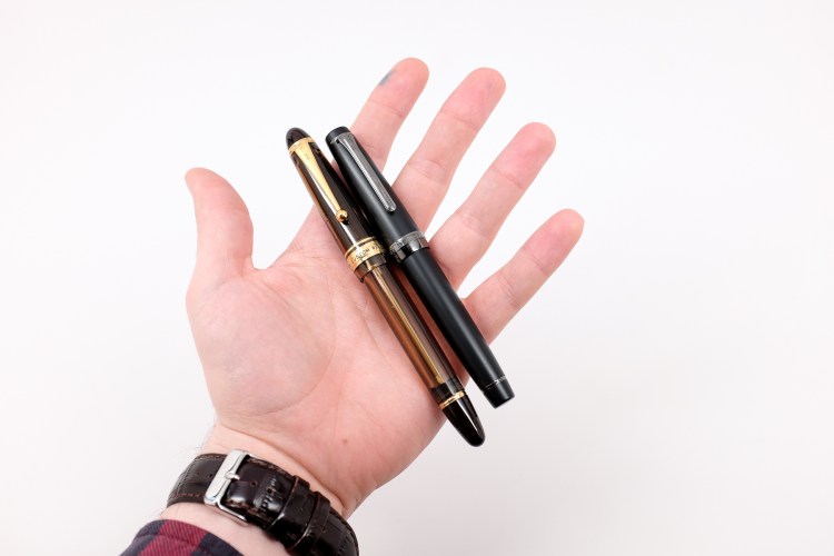 Sailor Pro Gear Versus Pilot 823-8