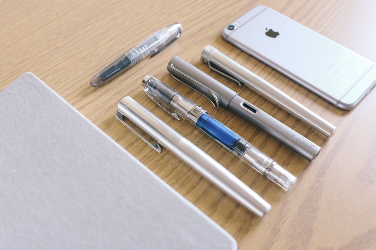 Stationery in Colors-Aluminum-2