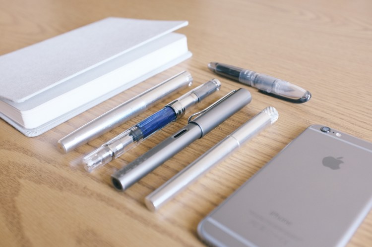 Stationery in Colors-Aluminum-3
