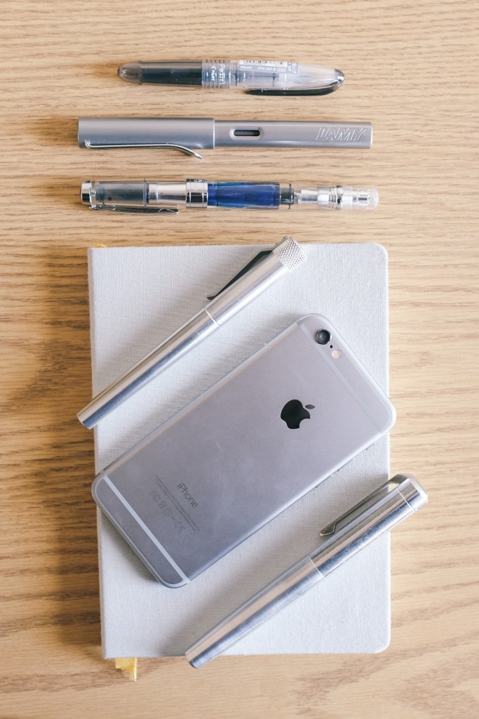 Stationery in Colors-Aluminum-4