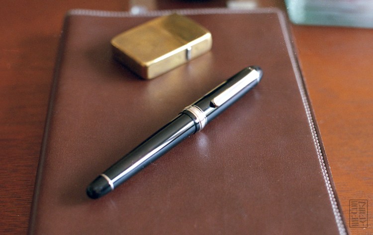 Platinum 3776 Century Black Diamond Fountain Pen Review-16