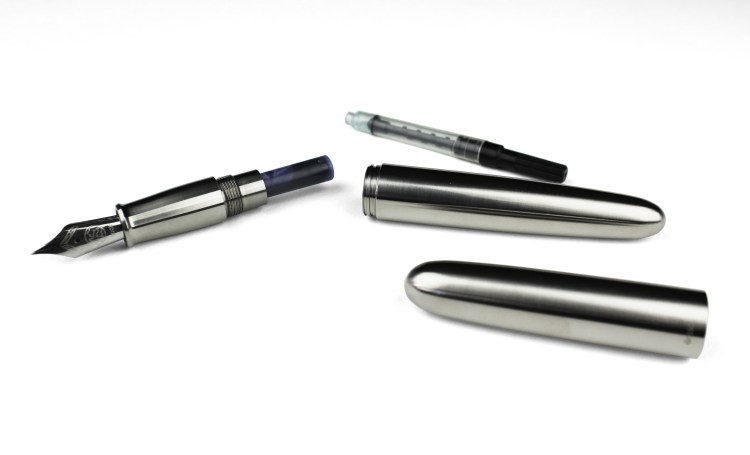ensso-minimal-fountain-pen-titanium-3