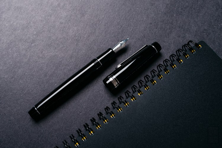 Pilot Custom 912 Fountain Pen Music Nib Review-7